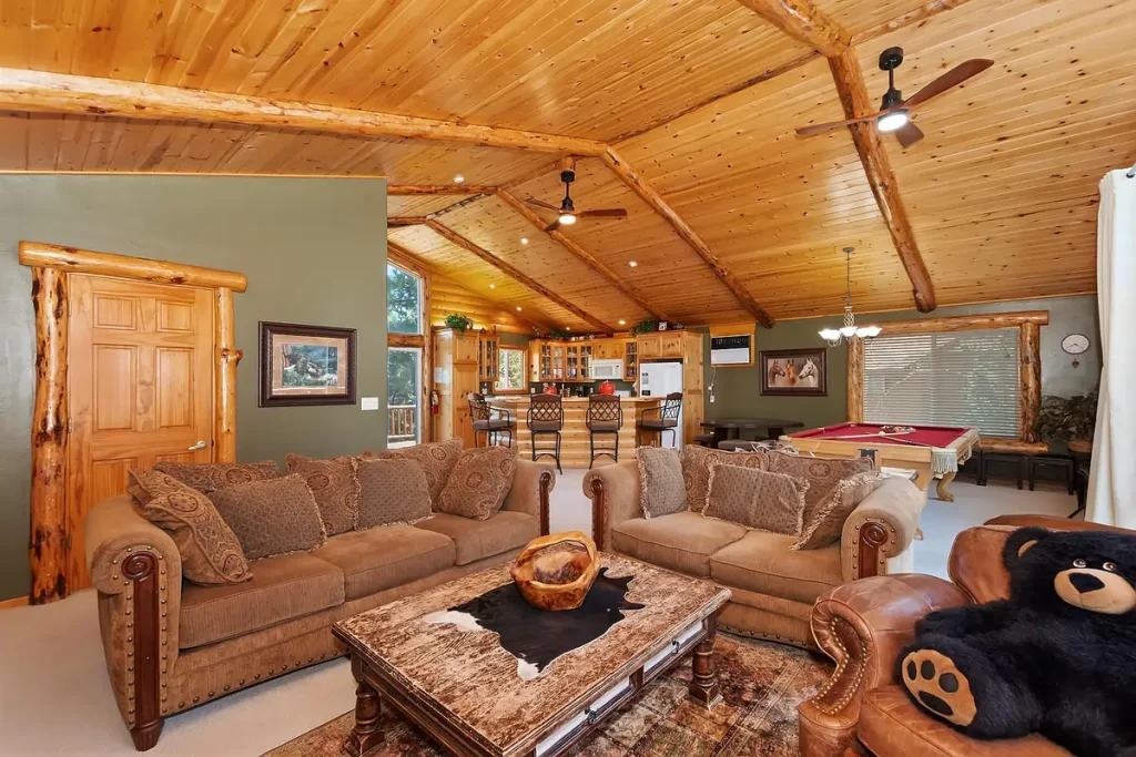 Villa Grove Lodge